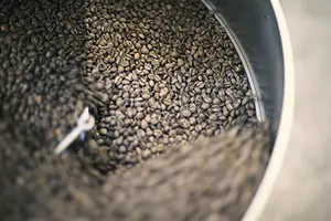 Hundred House Coffee 是位於英格蘭及威爾斯交界的咖啡精品烘焙坊，跨文化合作是造就一杯濃醇配方咖啡的關鍵。