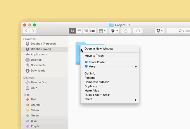 Użytkownik klika prawym przyciskiem myszy folder Dropbox, aby go udostępnić.