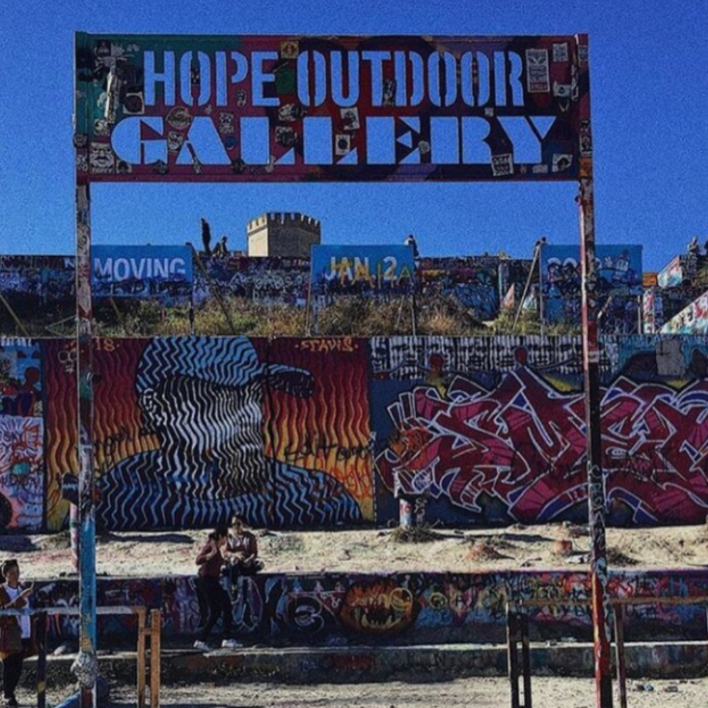 Kunstwand am ersten Ausstellungsort der HOPE Outdoor Gallery 