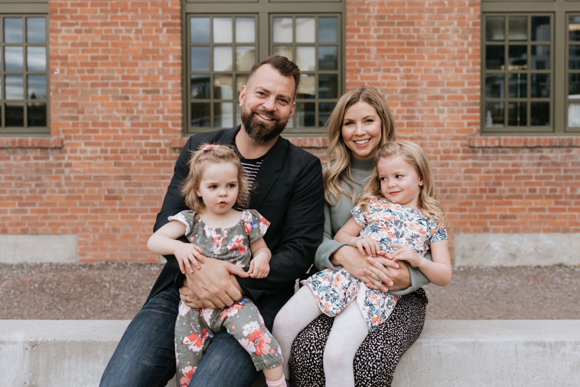 Lindsay and Dave with their daughters