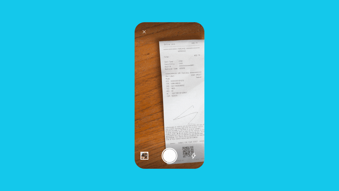 Un GIF que muestra la aplicación de Dropbox para móviles escaneando un recibo