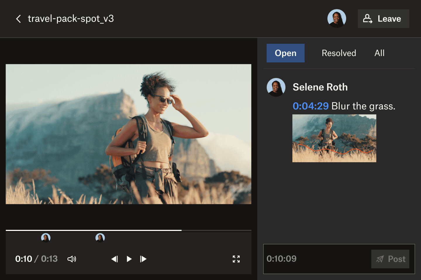 Tangkapan skrin profesional kreatif yang memberikan maklum balas tentang video dalam Dropbox Replay.