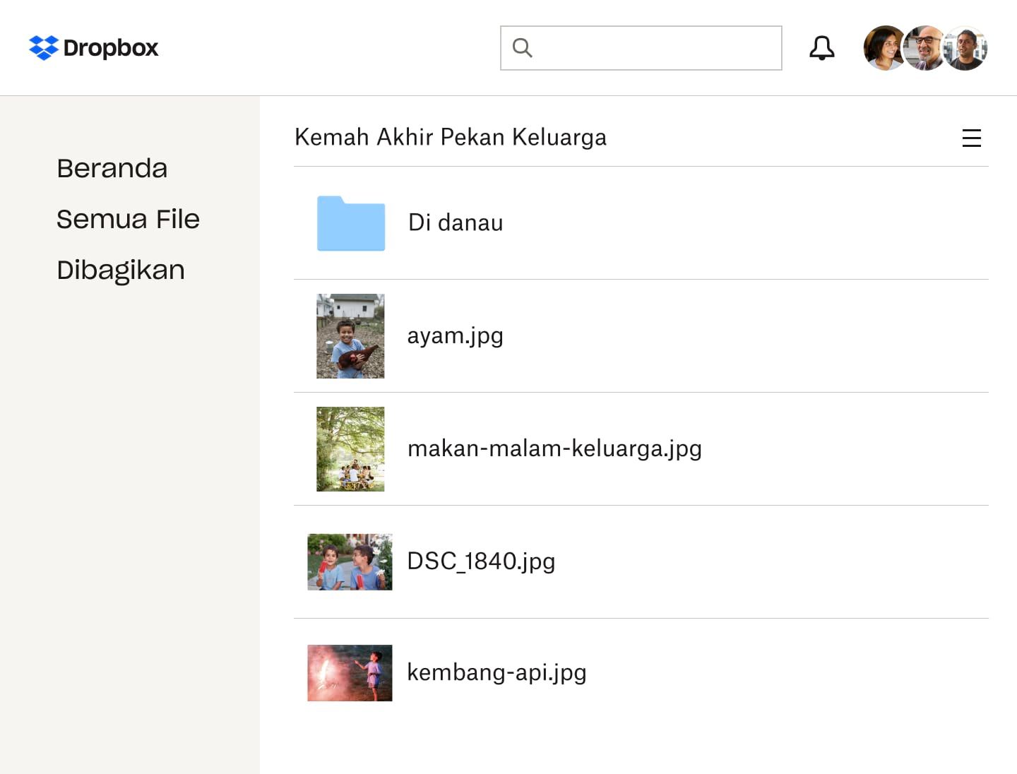 Berbagai foto di folder Dropbox Family bersama